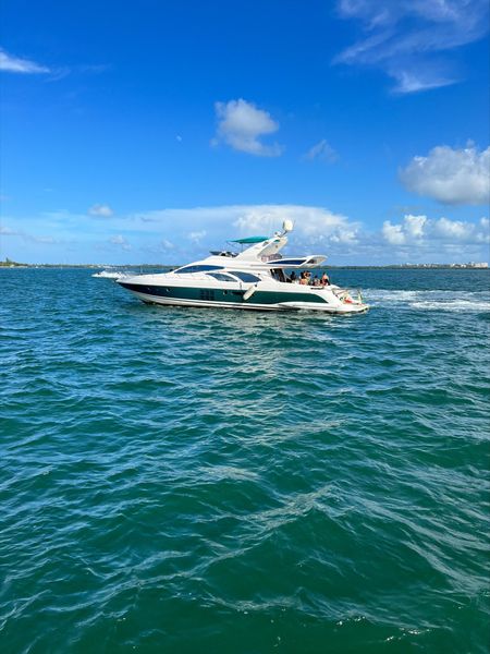 2008 Azimut 68E