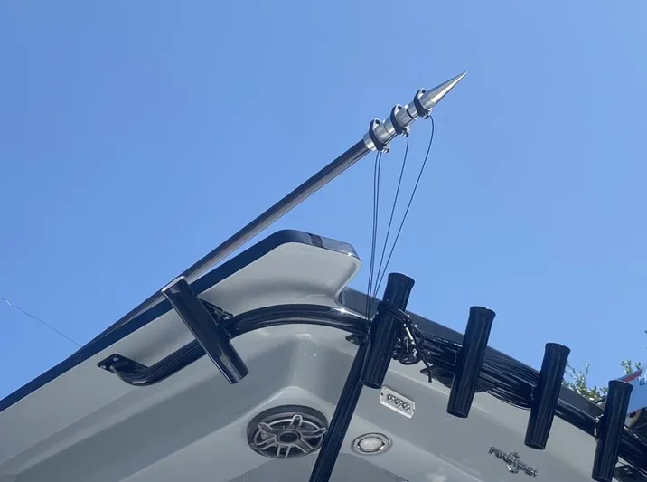  Yacht Photos Pics Fountain 38 Tournament Edition 2021 boat with fishing rod holders.