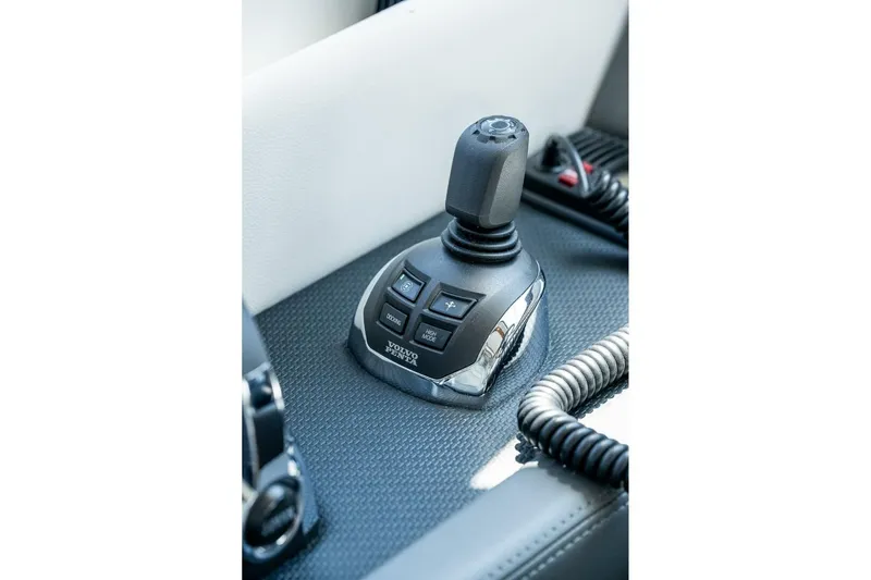 Jaaamn Yacht Photos Pics 2021 Riviera 575 Suv - Image 31