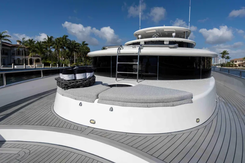 Aleniel Yacht Photos Pics Luxurious 2005 Johnson 87' Motor Yacht with spacious deck and modern design.