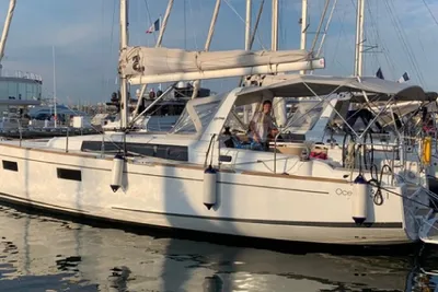 2017 Beneteau Oceanis 38.1