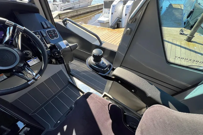 G10 Yacht Photos Pics Interior of 2024 G-Force 10 boat, featuring modern controls and sleek design.