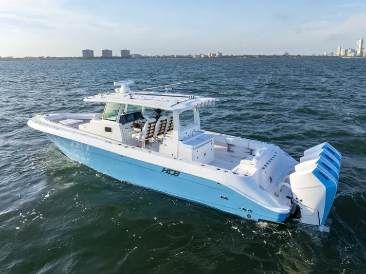  Yacht Photos Pics 2025 Hcb 42 Lujo - Image 7