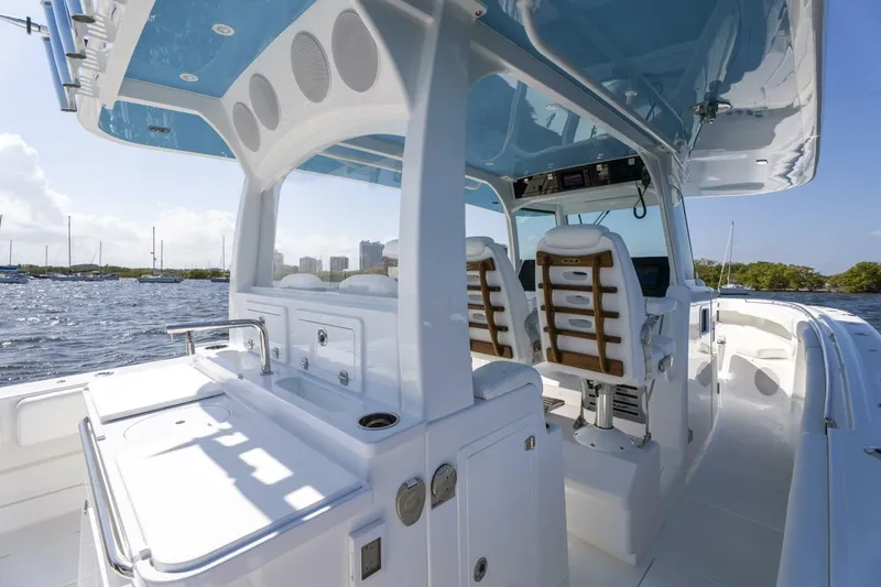  Yacht Photos Pics 2025 Hcb 42 Lujo - Image 17