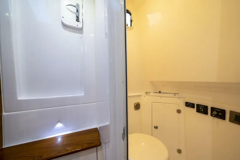  Yacht Photos Pics 2025 Hcb 42 Lujo - Image 34