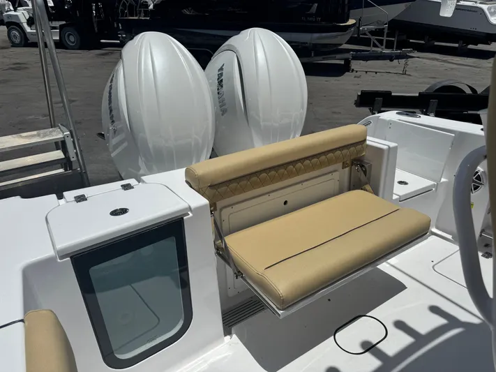  Yacht Photos Pics 2025 SPORTSMAN 252 OPEN - Image 5