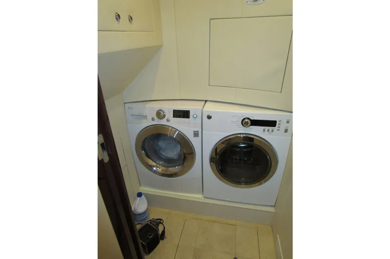 Shore Girl Yacht Photos Pics Lower companionway laundry room
