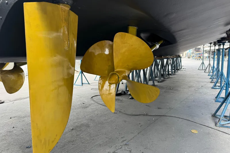 Shore Girl Yacht Photos Pics January 2026 Bottom Service