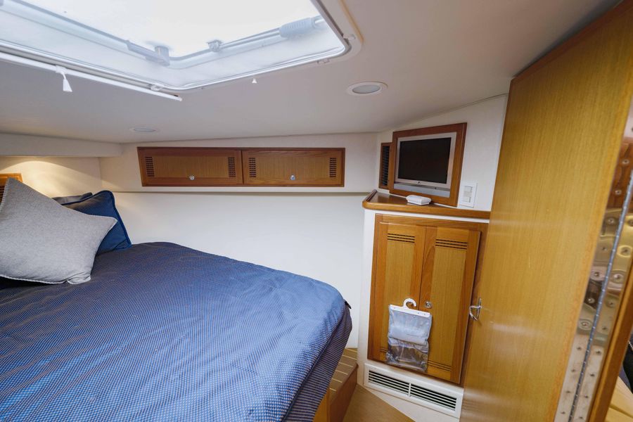 2006 Cabo 40 Express