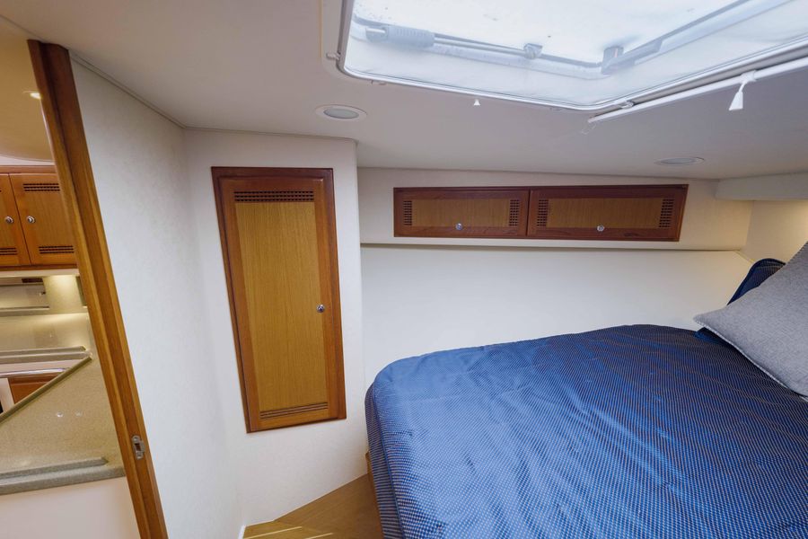 2006 Cabo 40 Express