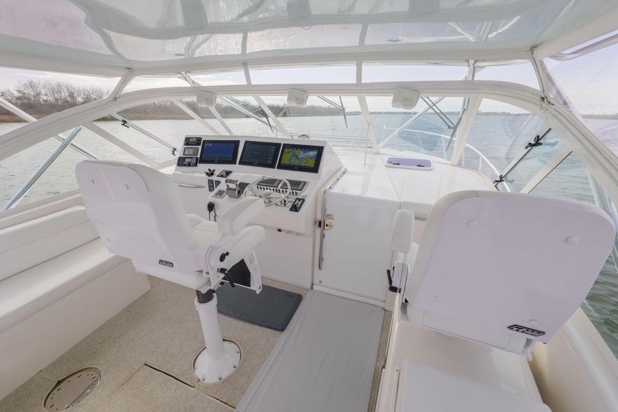 2006 Cabo 40 Express