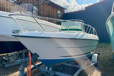 2000 B2 Marine Cap Ferret 550