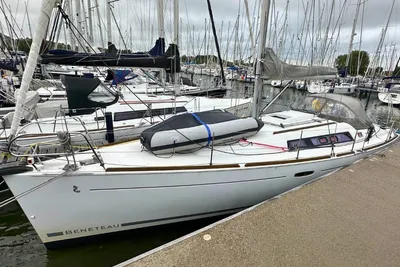 2009 Beneteau Oceanis 37