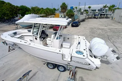 Robalo R270 Center Console