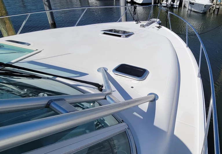 'betty Jane' Yacht Photos Pics 'Betty Jane'  - Foredeck