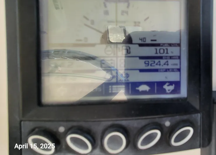 'betty Jane' Yacht Photos Pics 'Betty Jane'  -   Volvo 435 D6 Engine hours