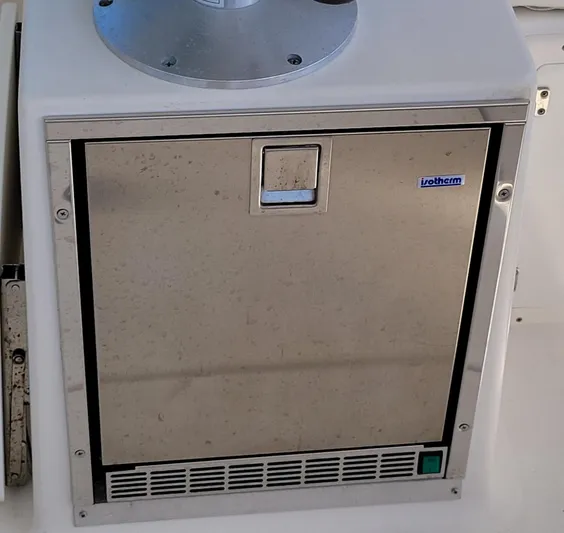 'betty Jane' Yacht Photos Pics 'Betty Jane'  -   NEW Cockpit Icemaker