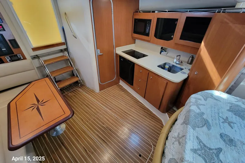 'betty Jane' Yacht Photos Pics 'Betty Jane'  -  Salon / Galley