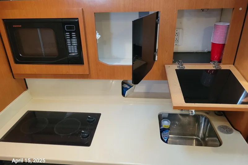 'betty Jane' Yacht Photos Pics 'Betty Jane'  -   Galley