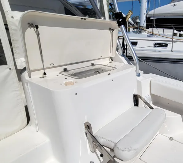 'betty Jane' Yacht Photos Pics 'Betty Jane'  -  Live well