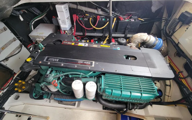 'betty Jane' Yacht Photos Pics 'Betty Jane' - Starboard D6 Volvo