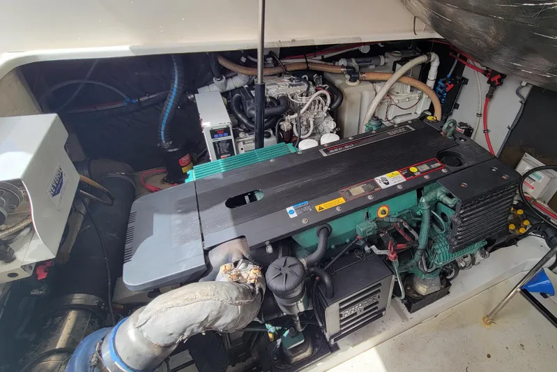 'betty Jane' Yacht Photos Pics 'Betty Jane' - Port D6 Volvo and Genset