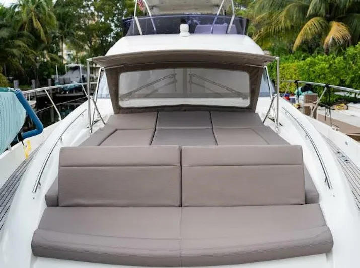Back Stage Yacht Photos Pics 2018 Prestige 560 - Image 12
