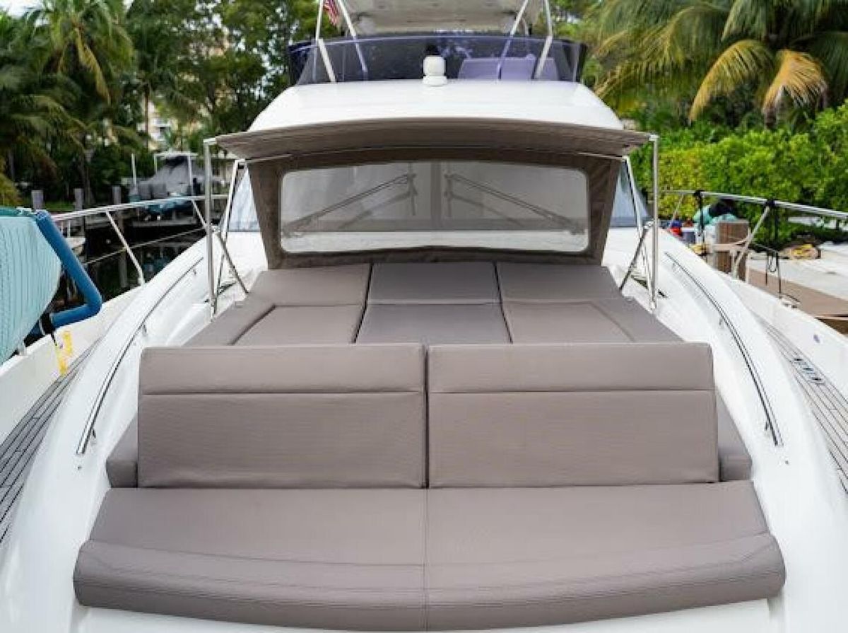 2018 Prestige 56 
