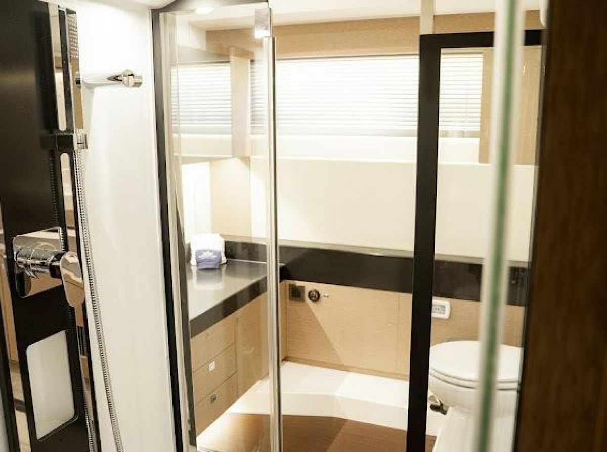 2018 Prestige 56 