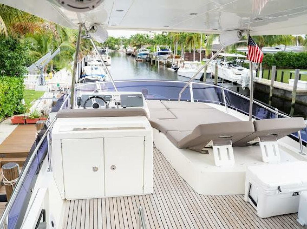 2018 Prestige 56 