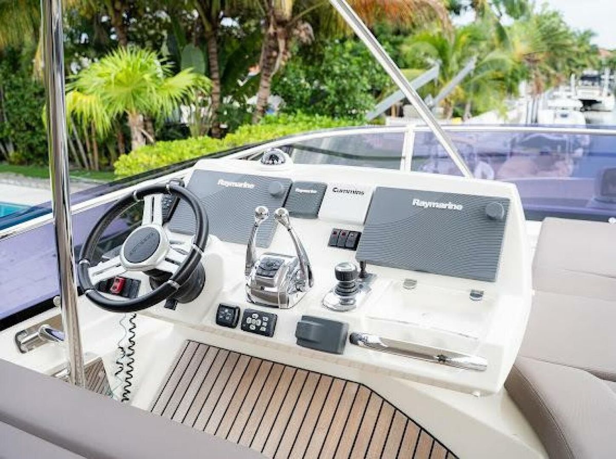 2018 Prestige 56 
