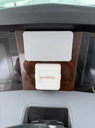  Yacht Photos Pics 2020 Chaparral 300 OSX dashboard with Optimus 360 control panel.