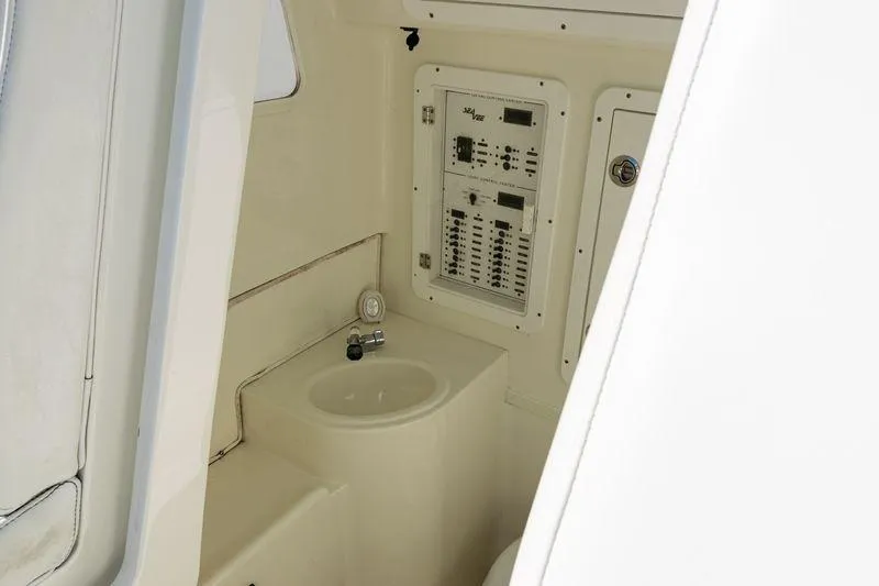  Yacht Photos Pics 2016 SeaVee 390Z boat interior with control panel and sink.