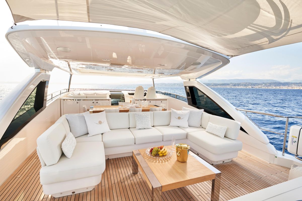 2019 Princess 99 