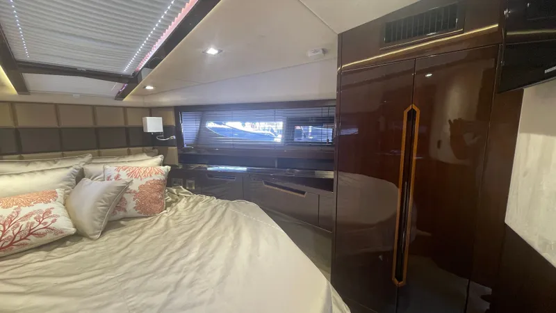Keep Paddlin' Yacht Photos Pics Luxurious bedroom in Galeon 430 HTC yacht, year 2019.