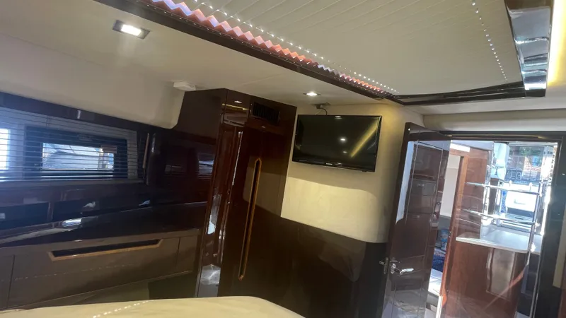 Keep Paddlin' Yacht Photos Pics Interior of 2019 Galeon 430 HTC yacht with modern amenities.