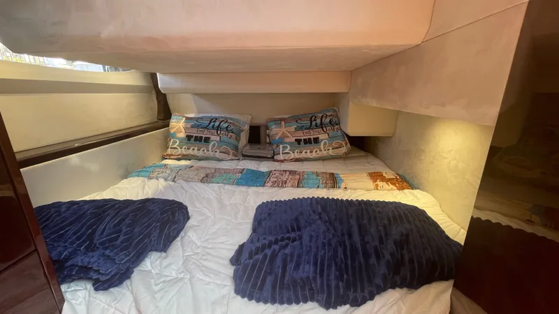 Keep Paddlin' Yacht Photos Pics Cozy bedroom in 2019 Galeon 430 HTC yacht.