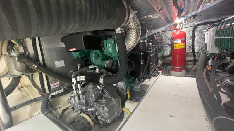 Keep Paddlin' Yacht Photos Pics 