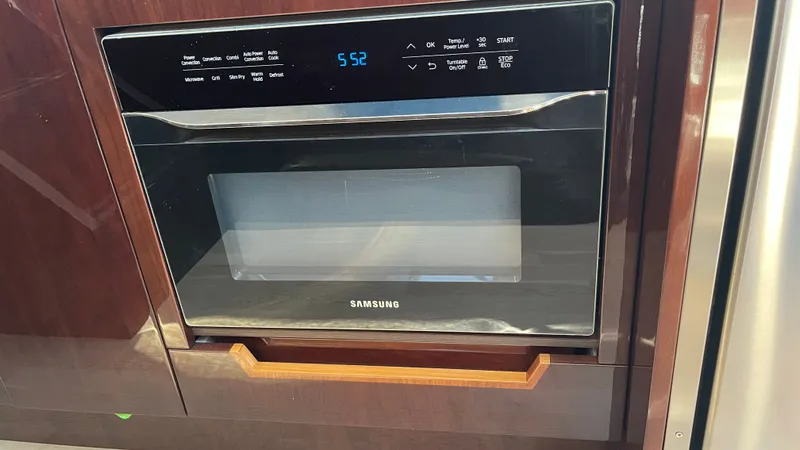 Keep Paddlin' Yacht Photos Pics Samsung microwave in Galeon 430 HTC yacht, year 2019.
