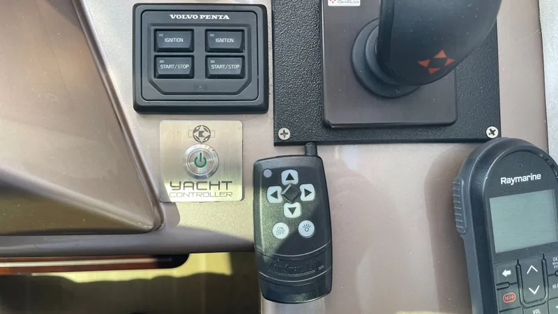 Keep Paddlin' Yacht Photos Pics Control panel of Galeon 430 HTC yacht, year 2019.