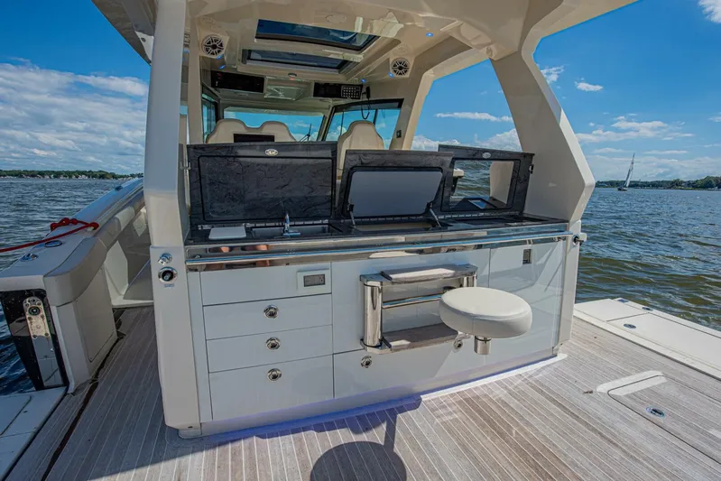 Keep It Yacht Photos Pics 2021 Scout 530 Lxf - Image 35