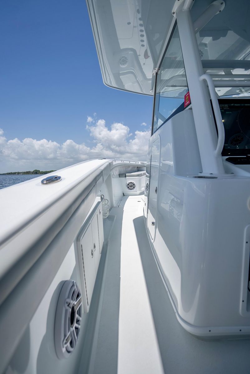 2023 Yellowfin 42 