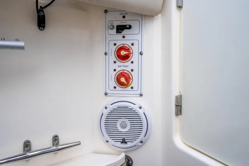 My Sherry III Yacht Photos Pics 2018 Boston Whaler 280 Outrage battery controls and speaker detail.