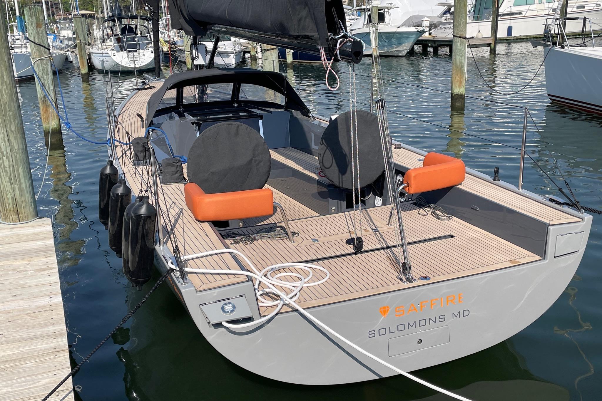 2022 Saffier 33 Life sailboat docked, featuring sleek design and modern amenities.