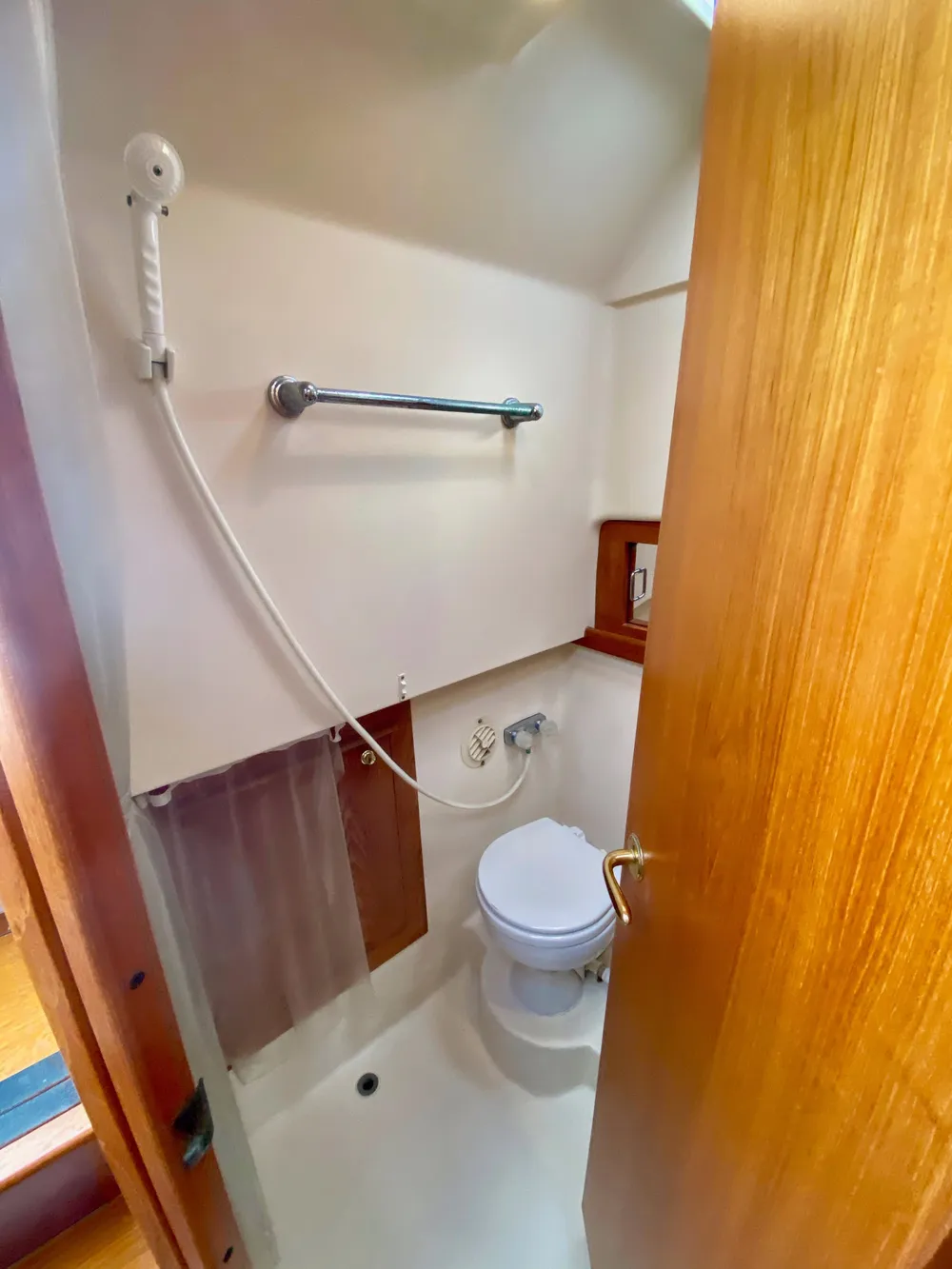 Bathroom of Mainship Pilot 34 yacht, year 2000.