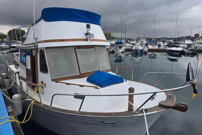 Marine Trader Double Cabin