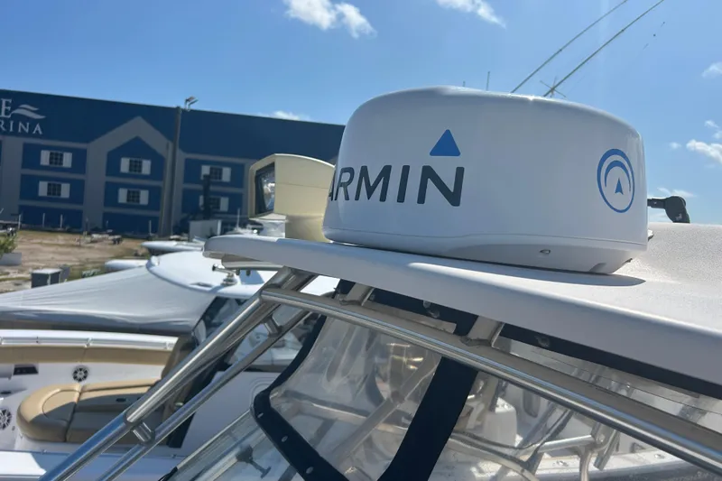  Yacht Photos Pics 2004 Grady-White Marlin 300 with Garmin radar at marina.