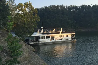 Lakeview Houseboat