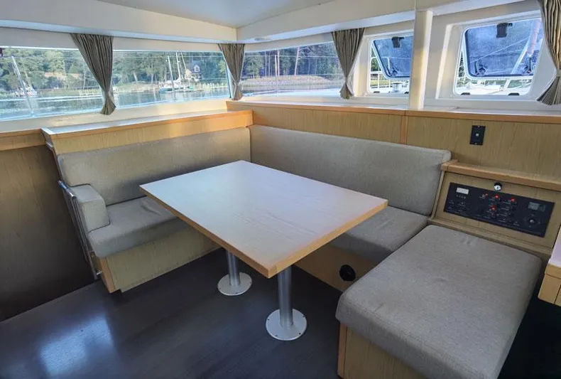 Vairea Yacht Photos Pics 
