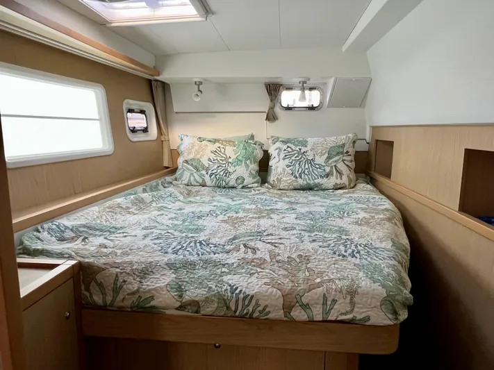 Vairea Yacht Photos Pics 